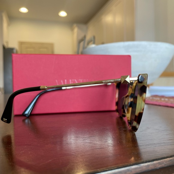 VALENTINO NWT $432 VA4078-F 5036/87 TORTOISE/GOLD GREY SQUARE SUNGLASSES. 57mm - Picture 4 of 8